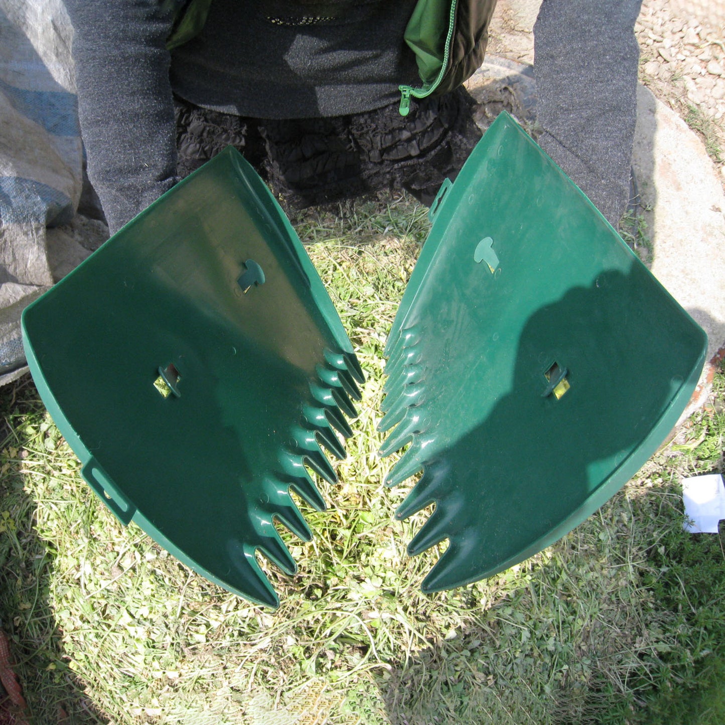 1 Pair Leaf Hand Rakes Rubbish Pick Up Claws for Yard Garden Cleaning Collector Waste Rubbish Grabber Garden Yard