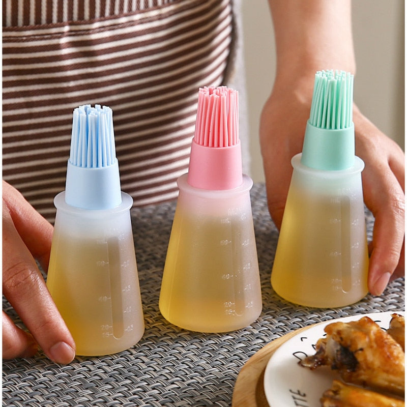 Barbecue Oil Brush Oil Dispenser with Brush High Temperature Resistant Silicone Seasoning Bottle Brush Kitchen Baking Gadgets